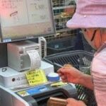 「スマホが前提なんて…」行きつけ飲食店を失ったシニアも　セルフレジに「戸惑う」