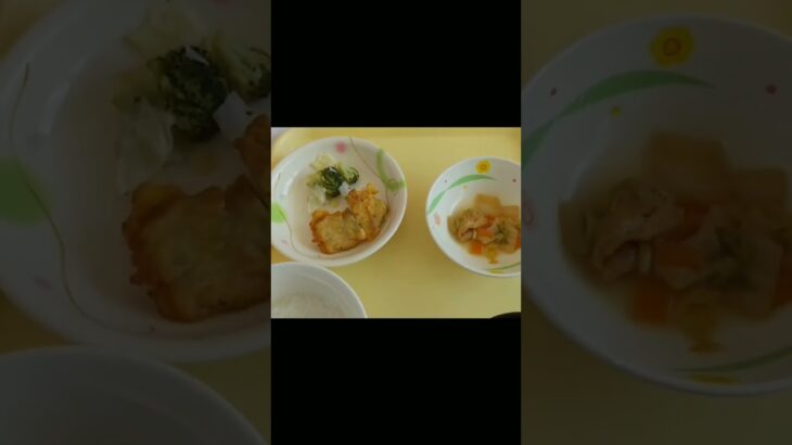 シニアぼっちの病院グルメめし紹介、昼食メニューフルーツはオレンジ🍊。2023,6,25